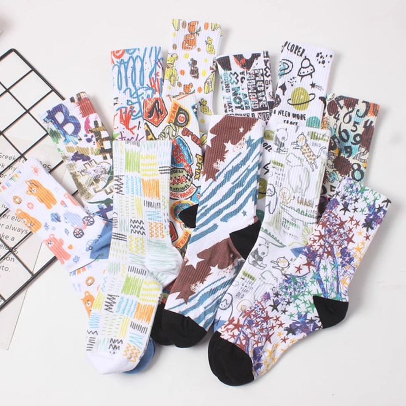 3D na teknolohiya sa pag -print para sa mga medyas ng tagsibol at tag -init, mahabang medyas ng kalalakihan, mga midsoles ng kababaihan, European at American Street Sports, Cotton Socks ng Mga Mag -asawa, Graffiti Trendy Socks 3D na teknolohiya sa pag -print para sa mga medyas ng tagsibol at tag -init, mahabang medyas ng kalalakihan, mga midsoles ng kababaihan, European at American Street Sports, Cotton Socks ng Mga Mag -asawa, Graffiti Trendy Socks