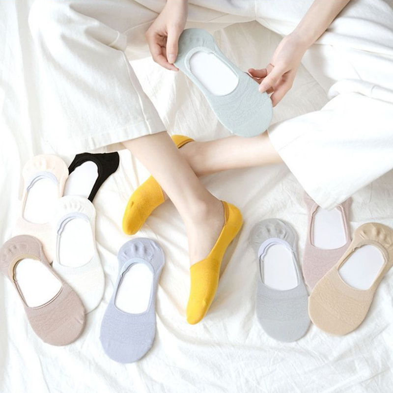 Solidong kulay ng bangka ng kababaihan ng kababaihan na may mababaw na guwang na medyas