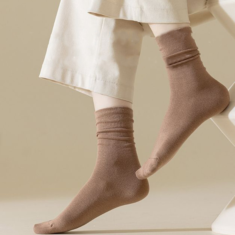 Solid na Kulay Autumn/Winter Retro Style Pile Socks White Socks