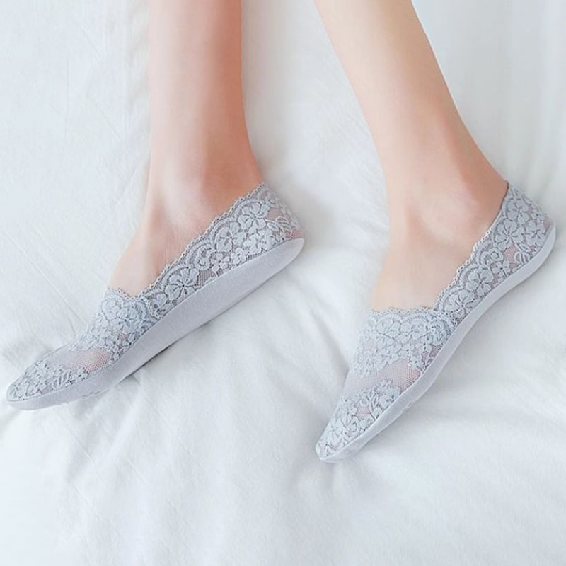 Lace boat medyas para sa mga kababaihan sa tagsibol at tag -init, manipis, mababang hiwa, mababaw na bibig na hindi nakikita ng medyas, silicone anti slip