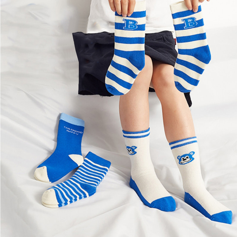 Mga medyas ng mga bata Klein Blue Letter Men's Cotton Socks College Style Breathable Mid Tube Socks